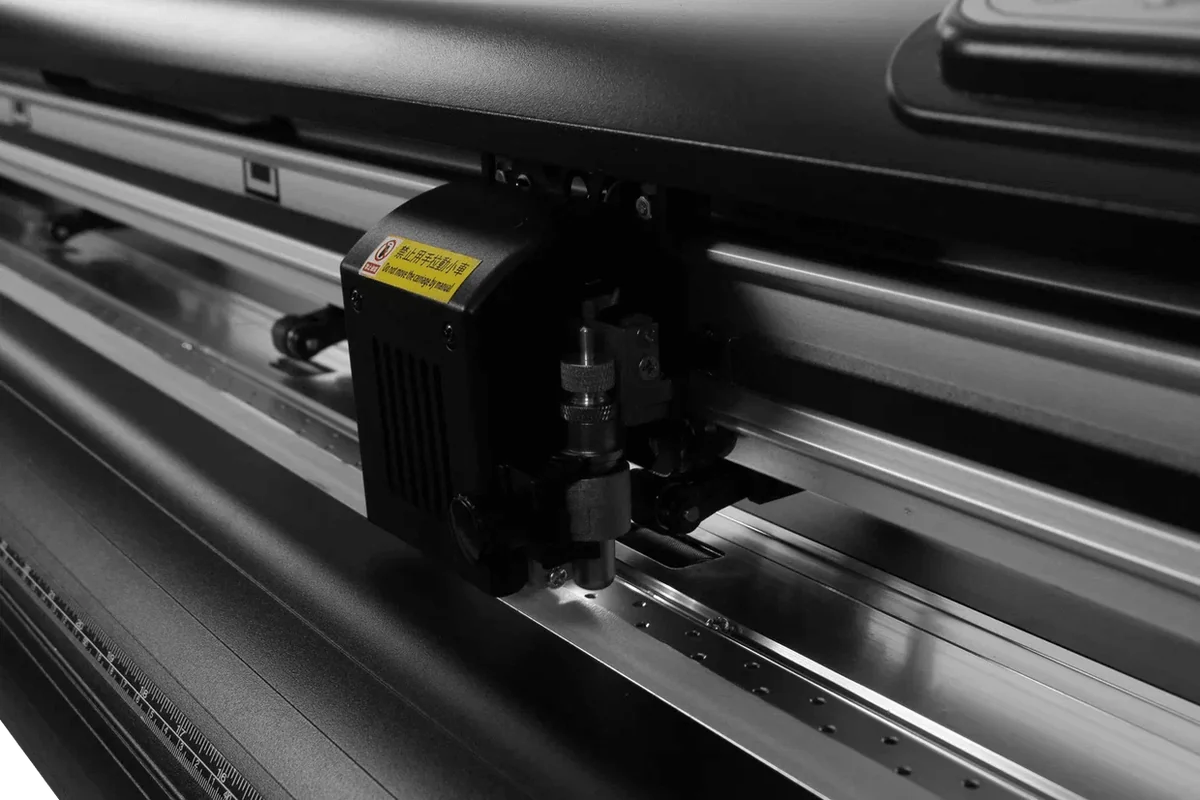 режущий плоттер X-CUTTER PRO S1 1660
